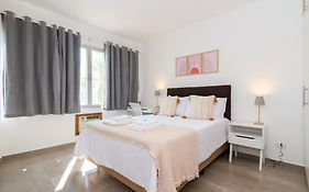 Local 102 Apartment
